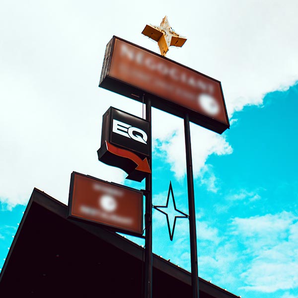 eq-san-diego-nightclub-sign-blur